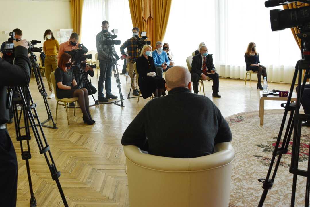 Встреча С. К. Носова с главными редакторами магаданских СМИ