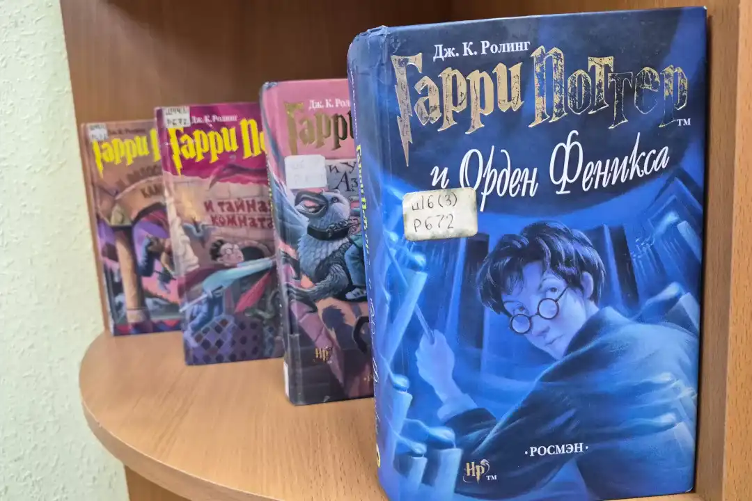 Выставка «Потаённые книги: то, что шепчет в темноте»